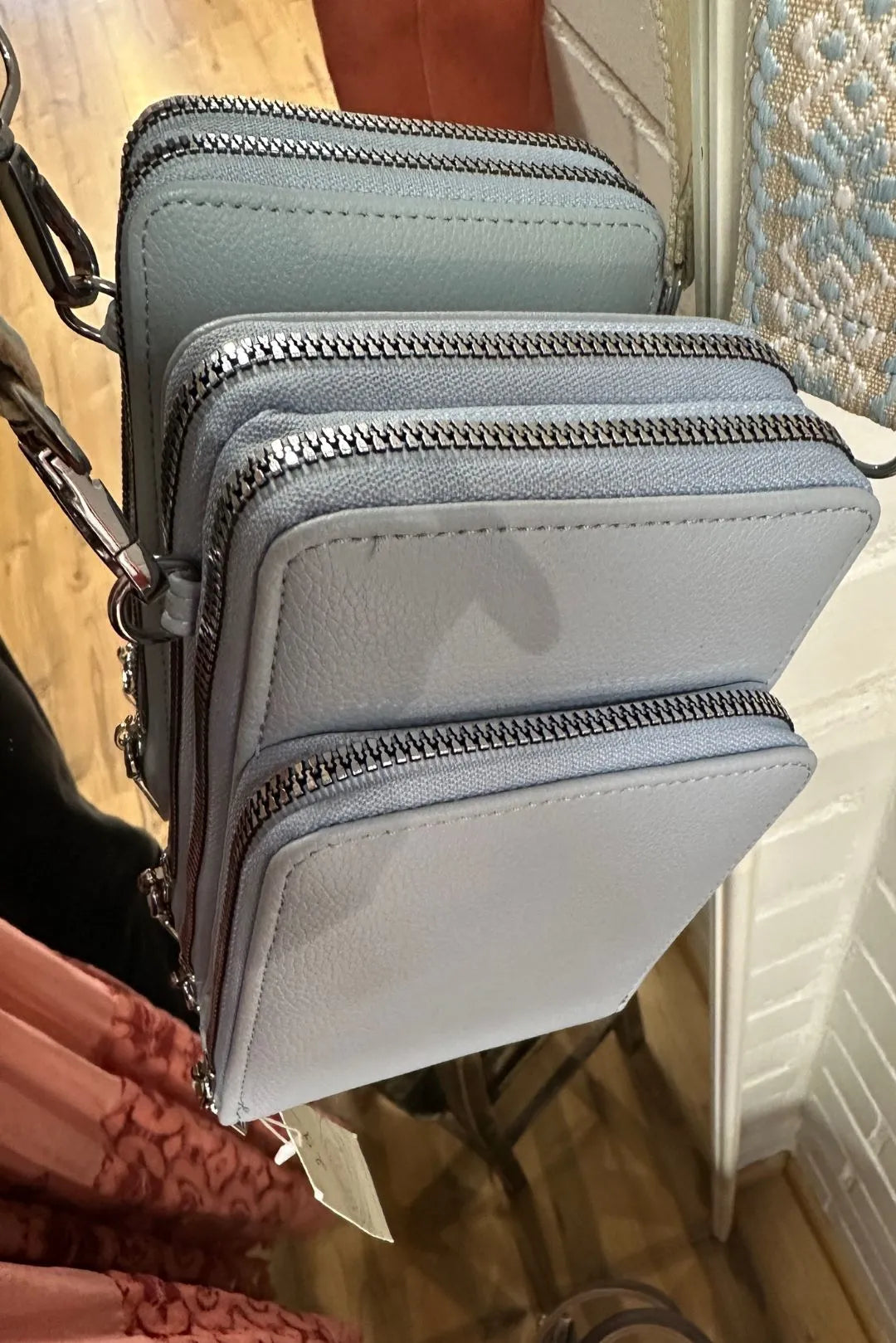 Monilokeroinen laukku