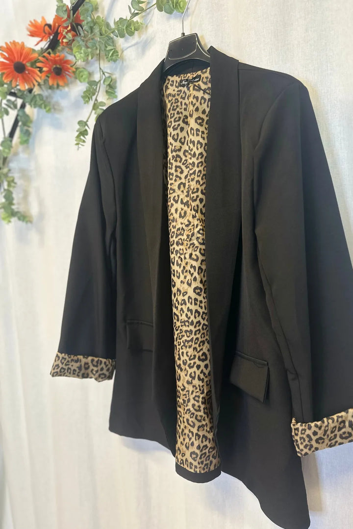 Bleiseri leopardivuorella - Enni