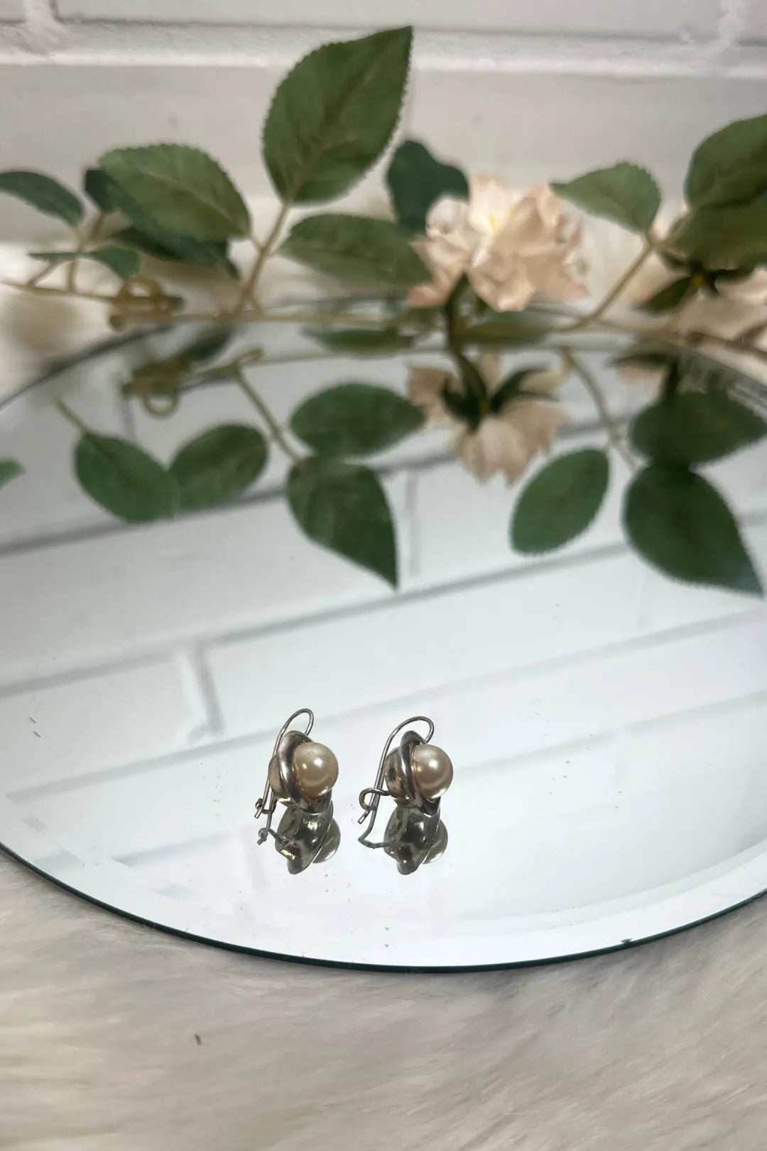 Vintage 925 hopeakorvakorut – helmi