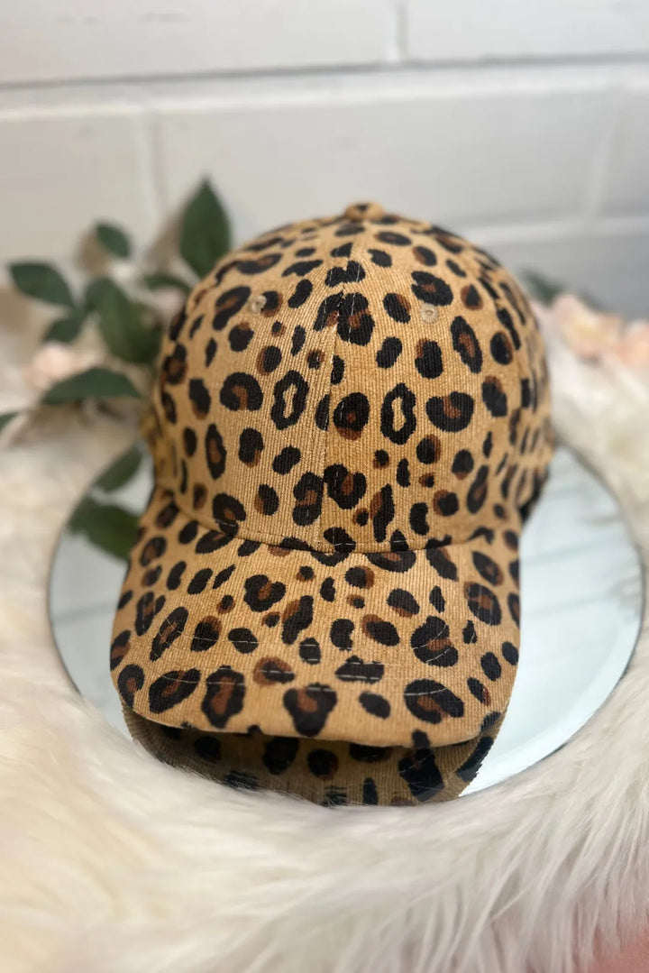 Leopardikuvioinen lippalakki