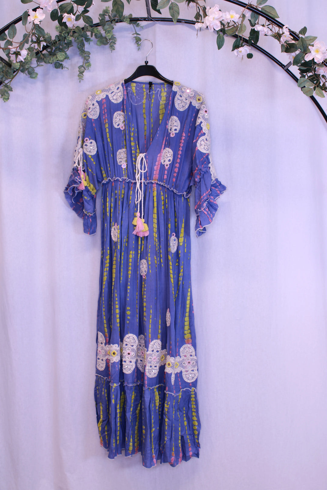Pitkä kuviollinen mekko - Leea