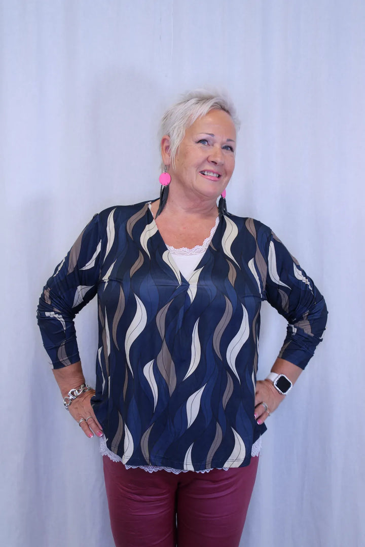 Paita lehtikuviolla Milja