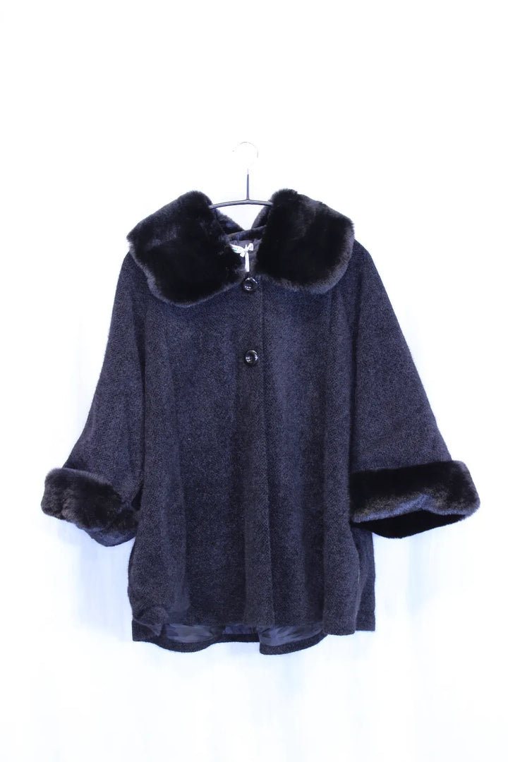 Kangastakki tekoturkiksilla Joanna