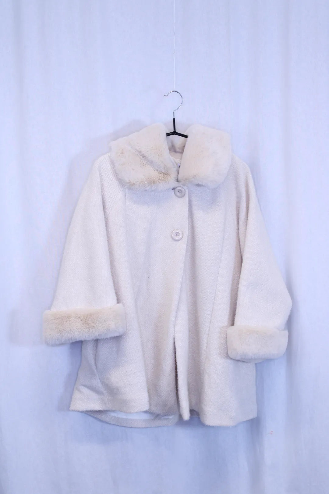 Kangastakki tekoturkiksilla Joanna