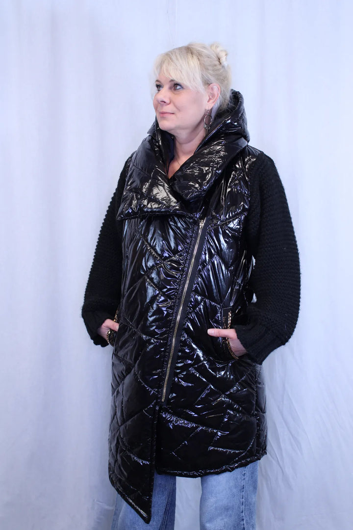 Takki neulehihoilla Safira