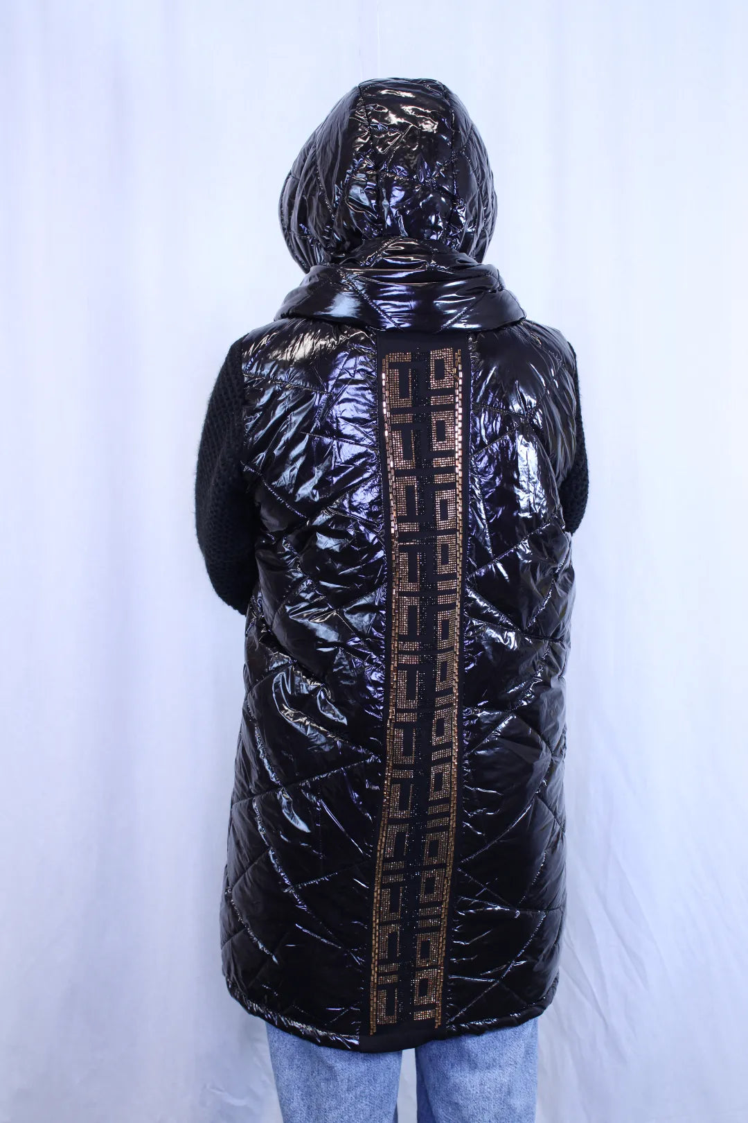 Takki neulehihoilla Safira