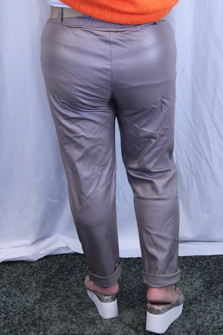 Coutatut housut suoralla lahkeella 40-44 Tinka