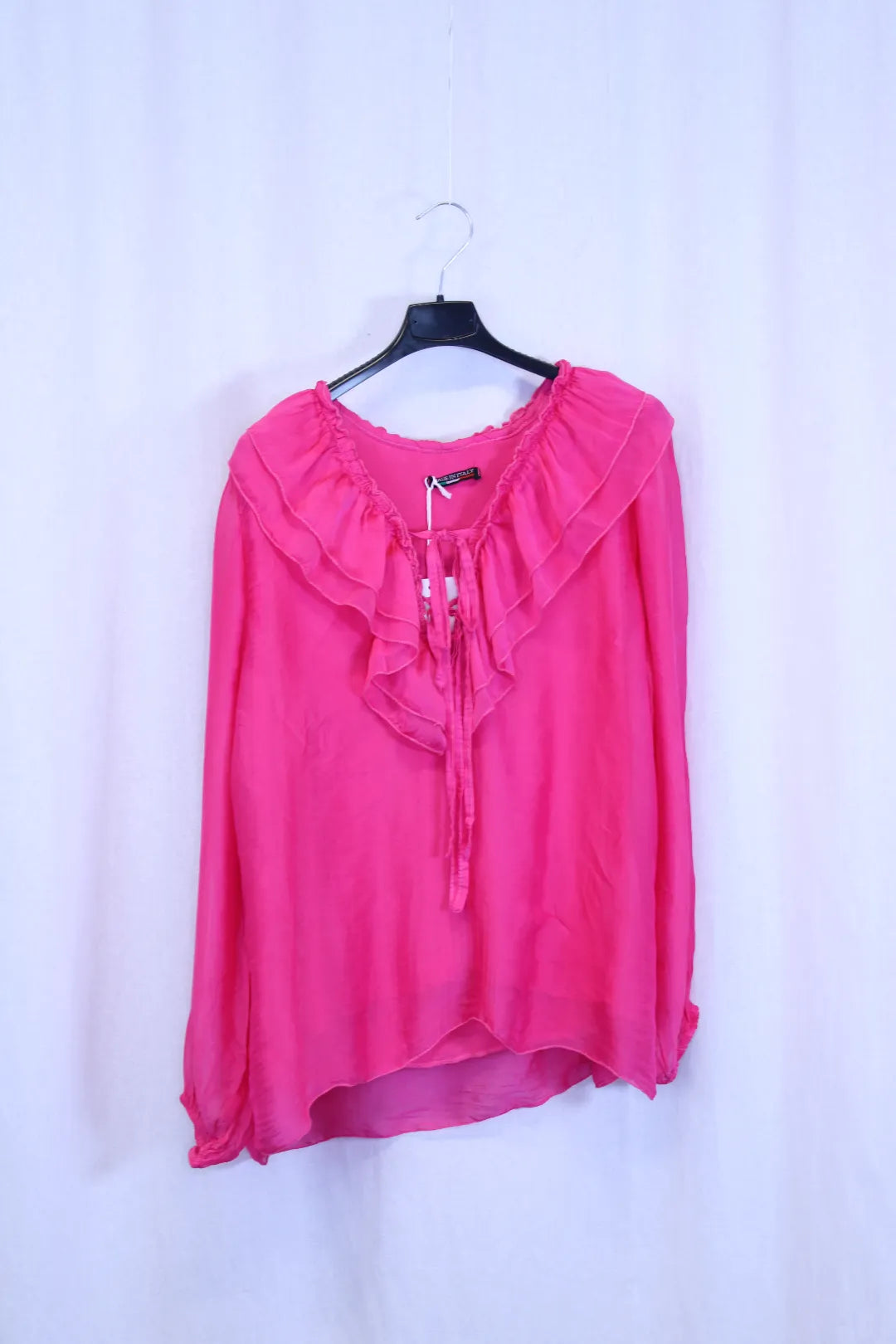 Silkkipaita röyhelöillä Saila