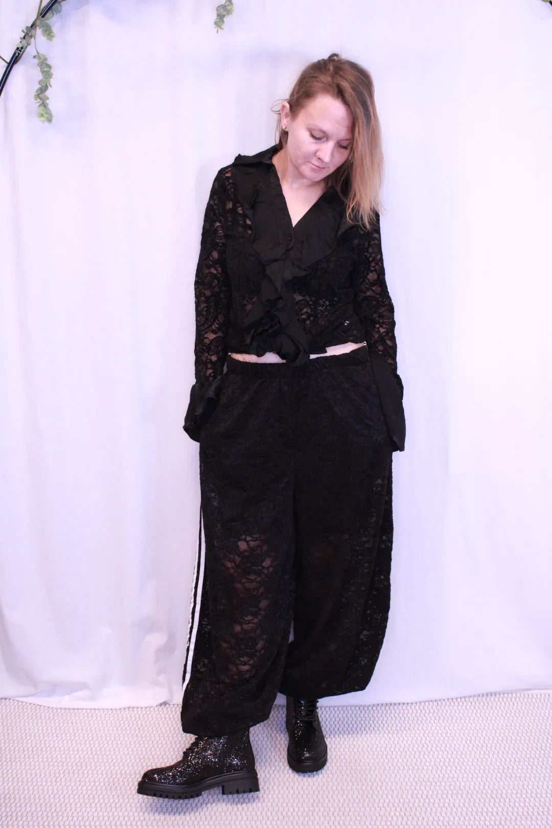 Pitsipusero frillakauluksella - Unna