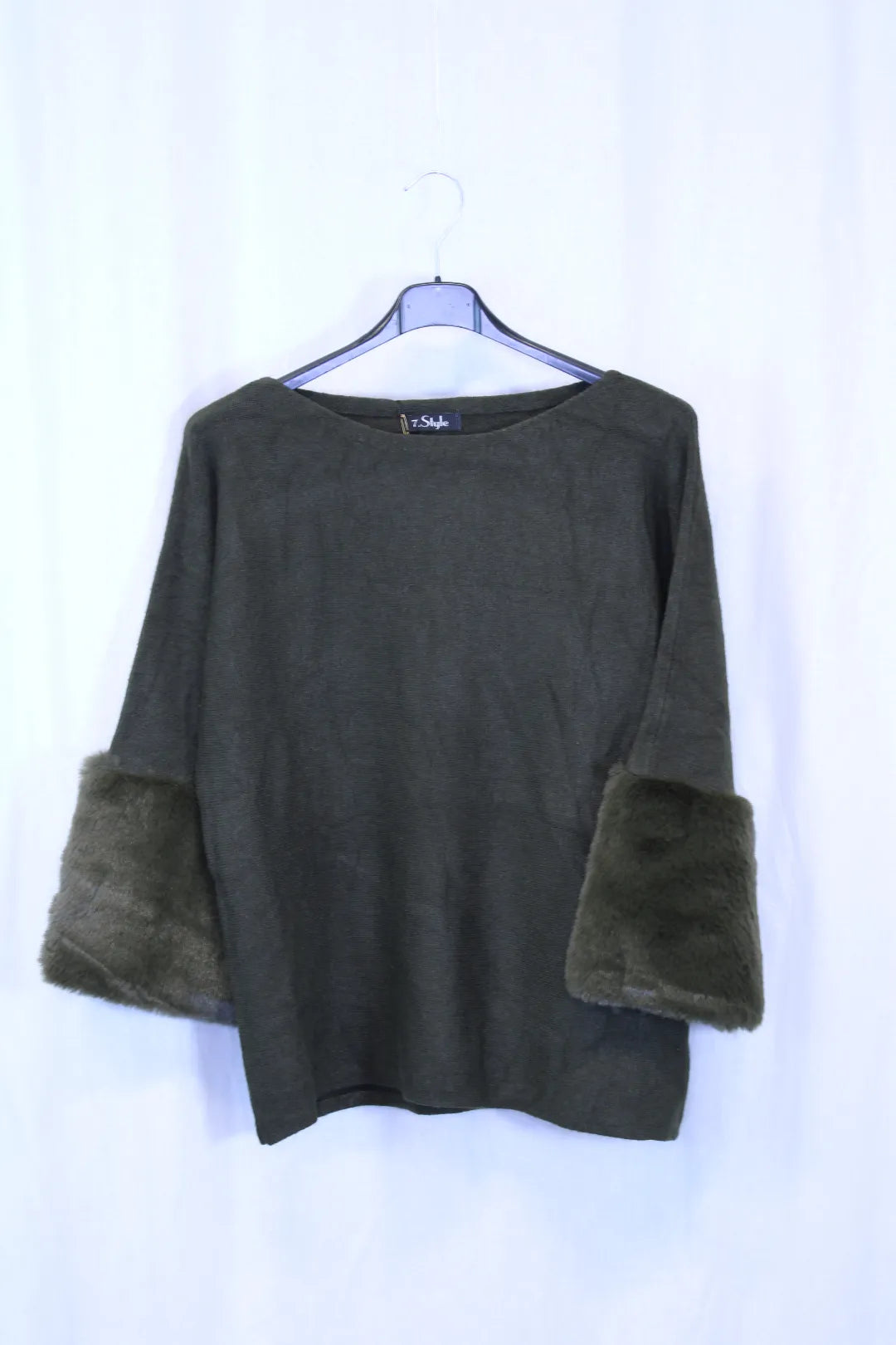 Neule tekoturkishihoilla Pilvi