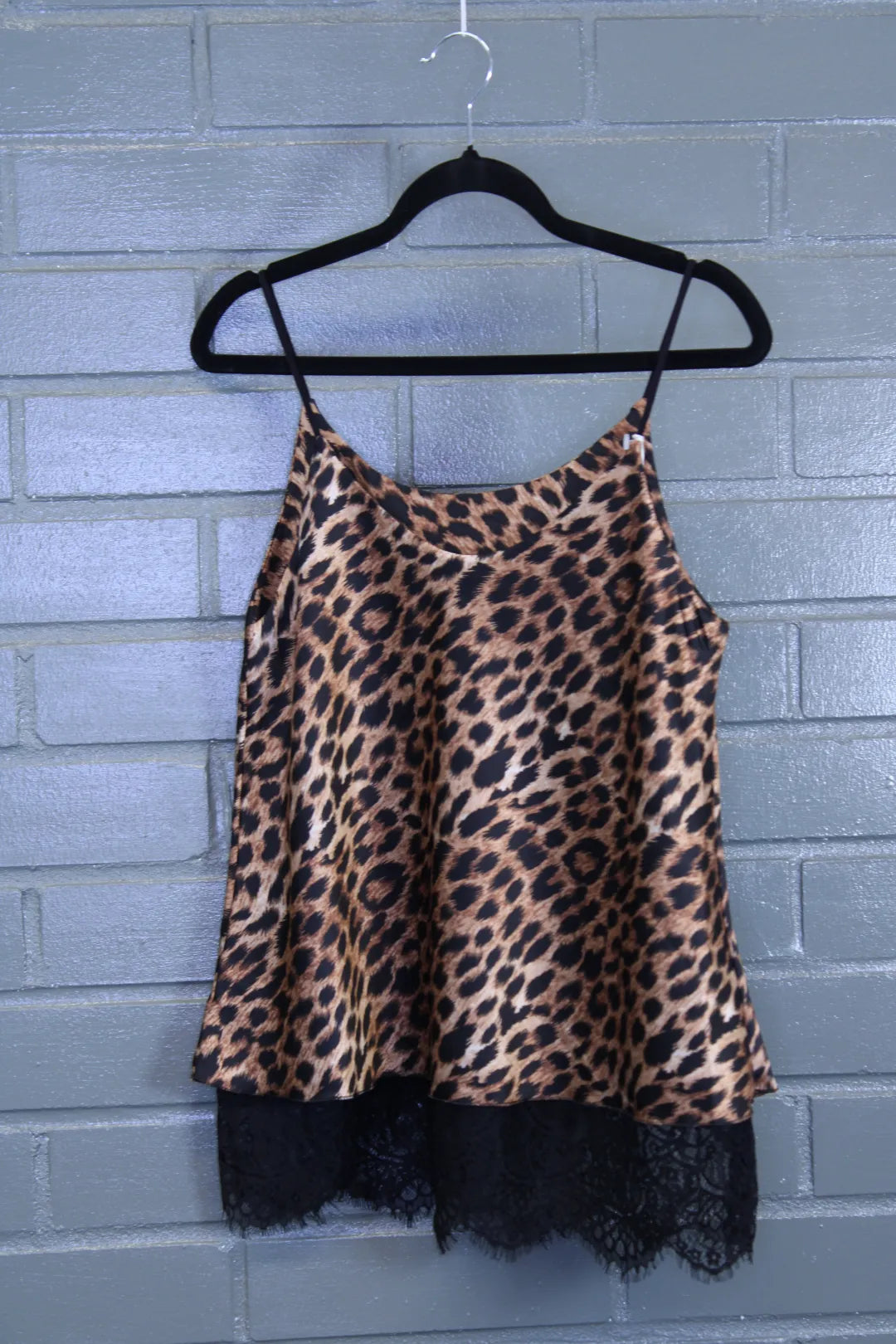 Leoparditoppi pitsillä Annika