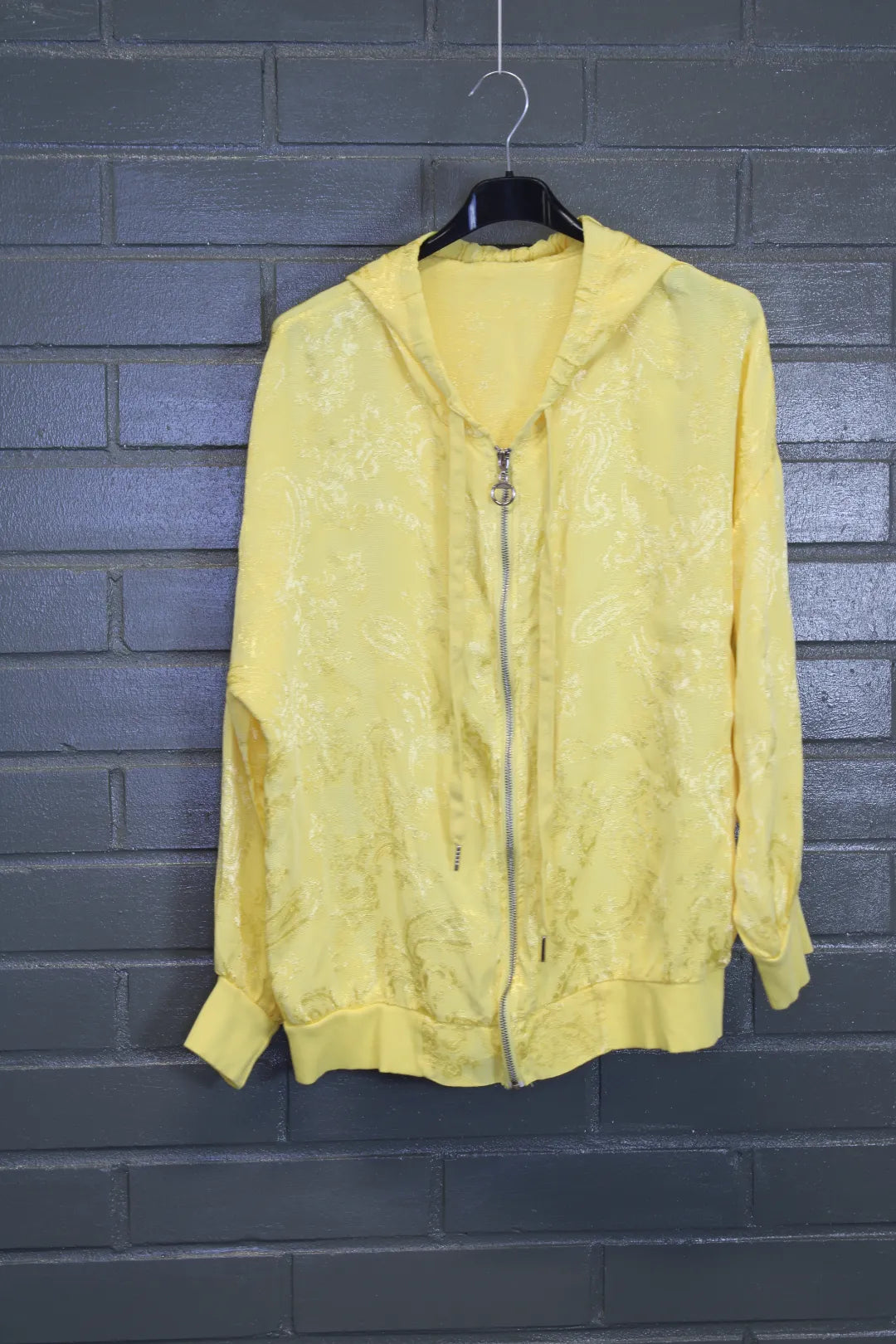 Paisley-kuosinen Satiinihuppari Mila