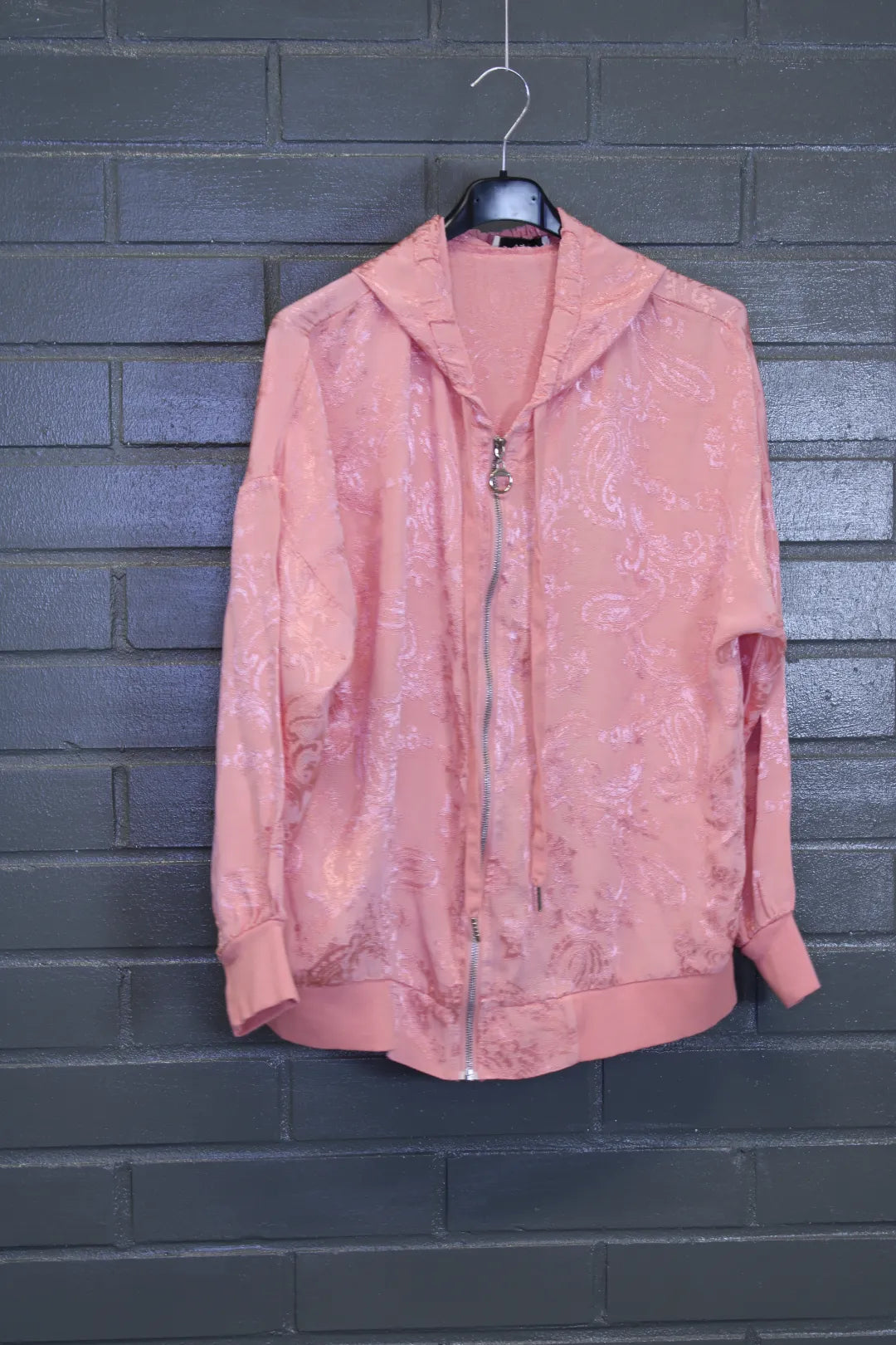 Paisley-kuosinen Satiinihuppari Mila