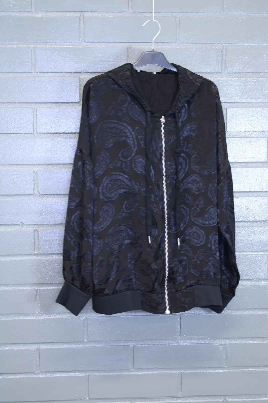 Paisley-kuosinen Satiinihuppari Mila