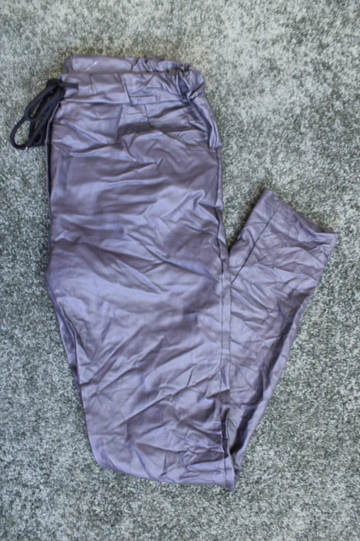 Coutatut housut/ pitkällä lahkeella 38-42 Irja