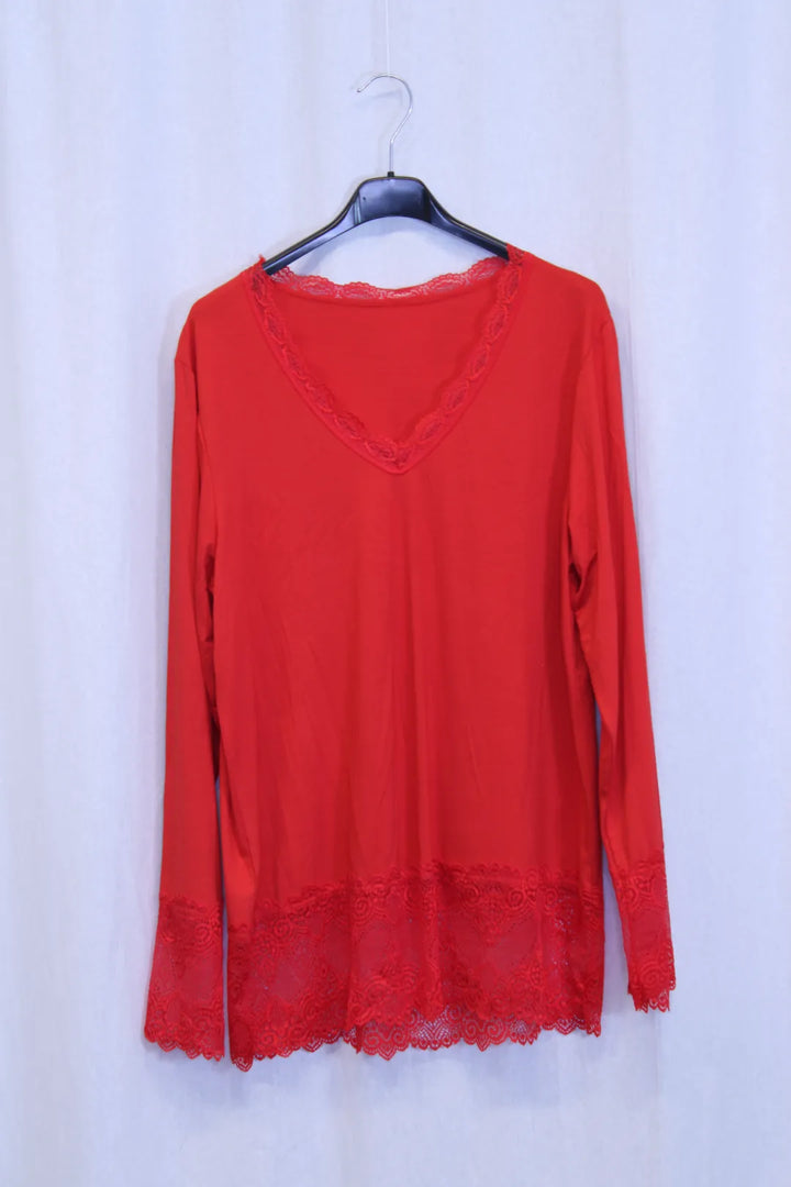 Pukeutumispaita pitsillä 40-44 Seela