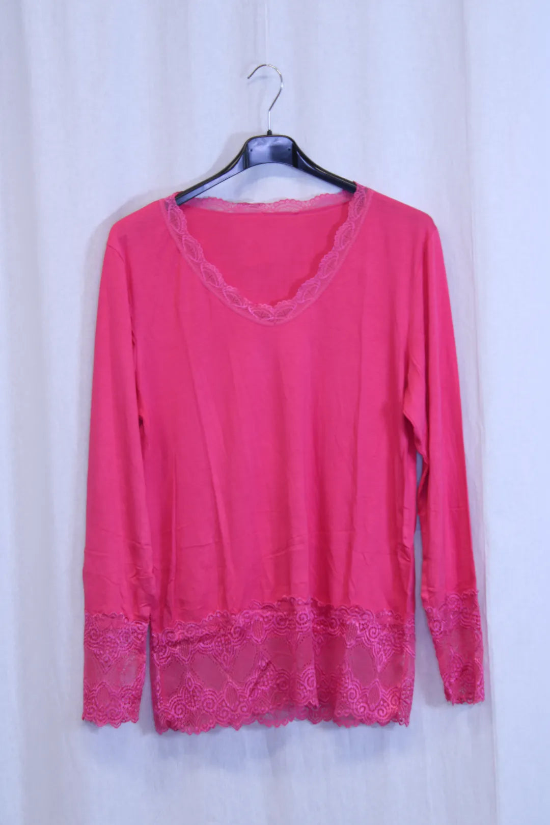 Pukeutumispaita pitsillä 40-44 Seela