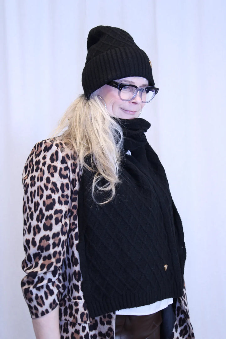 Pipo ja kaulahuivisetti Sirkka