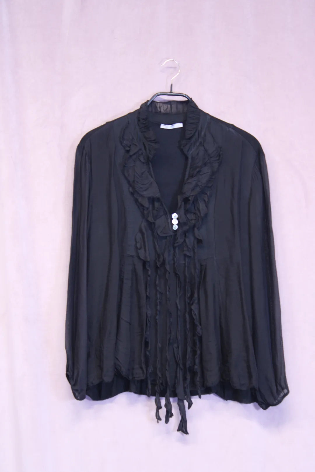 Silkkipaita röyhelöillä Jannika