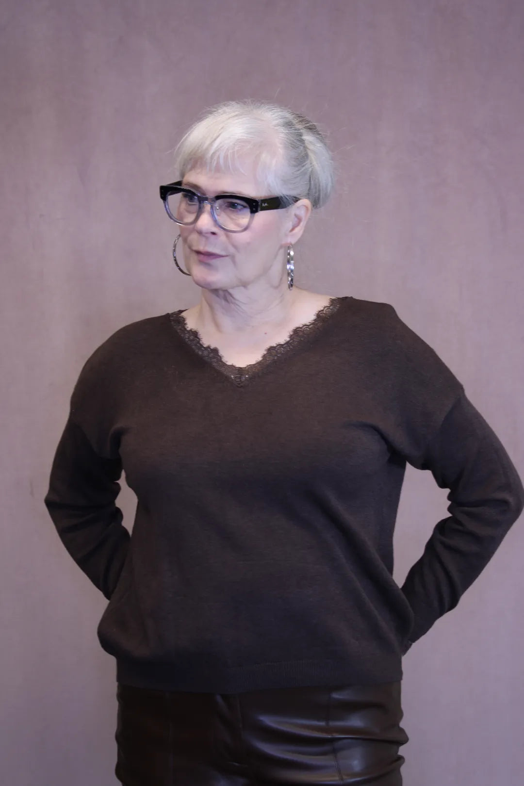 Neule pitseillä Teija