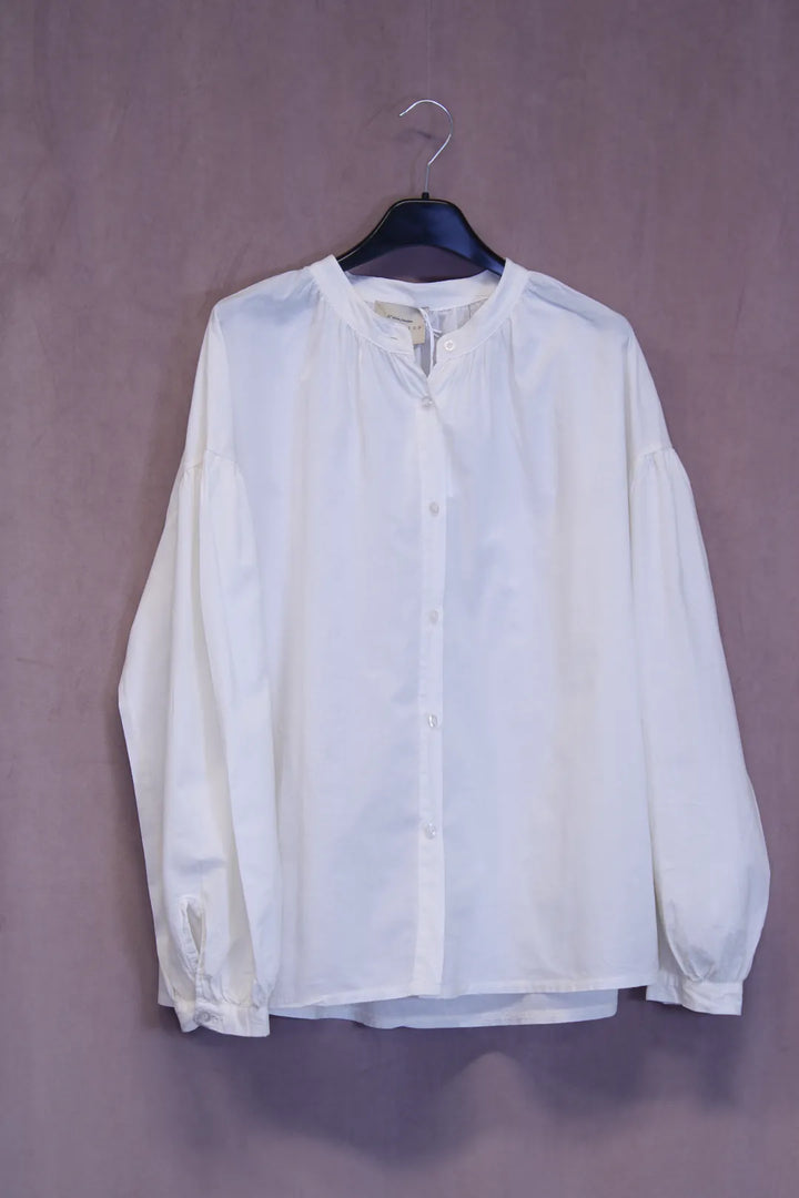 Paitsikka napeilla Maaret