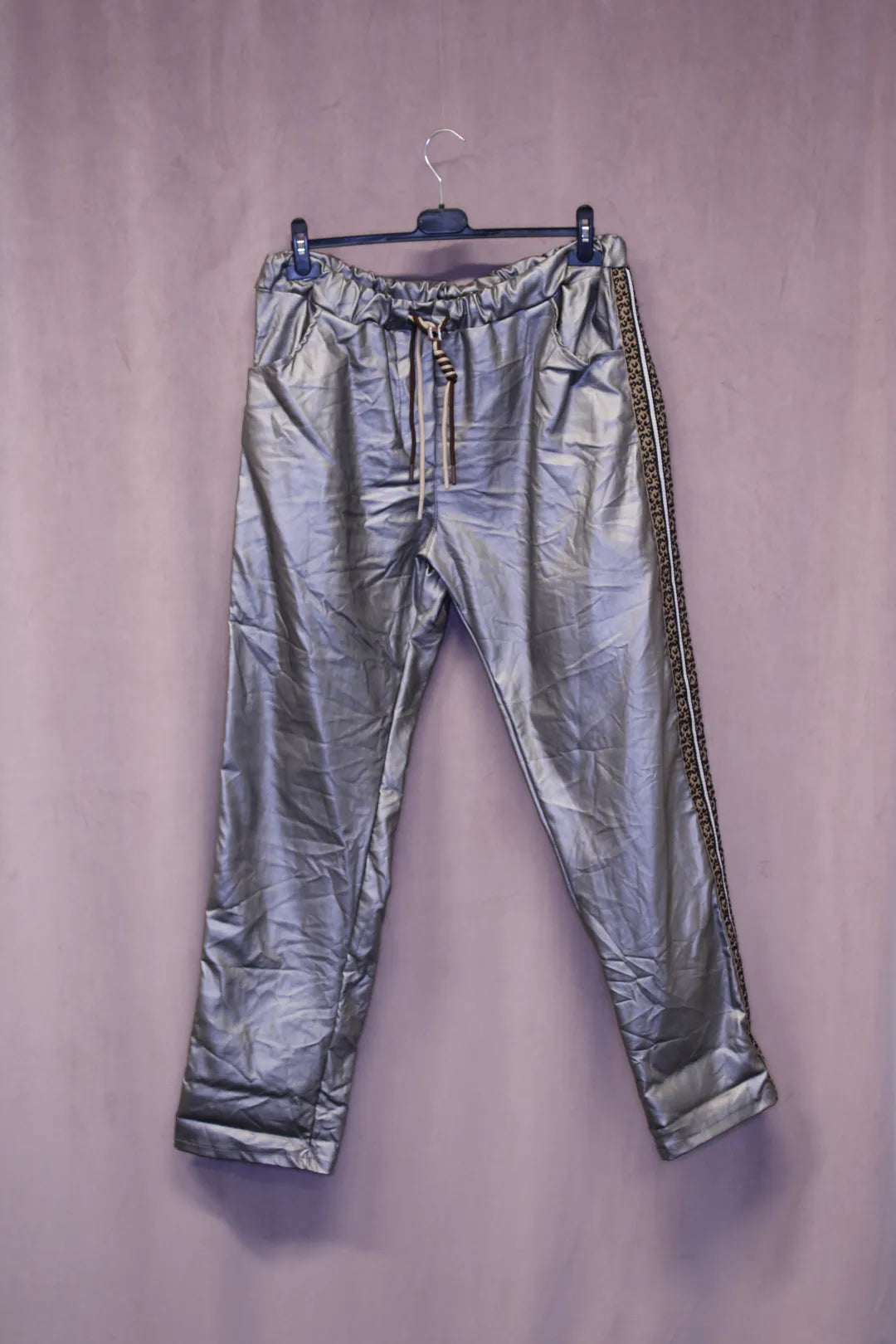 Coutatut housut leonauhalla  48-50+ Jemina