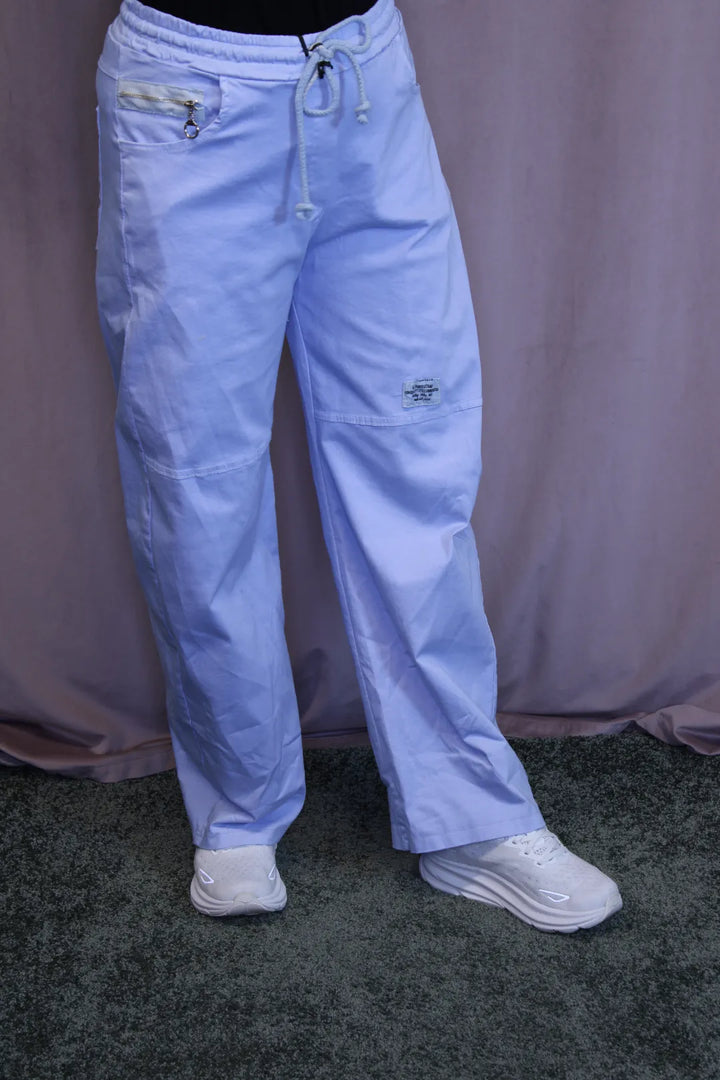 Housut koristevetoketjulla Aava