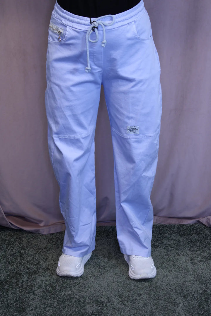 Housut koristevetoketjulla Aava