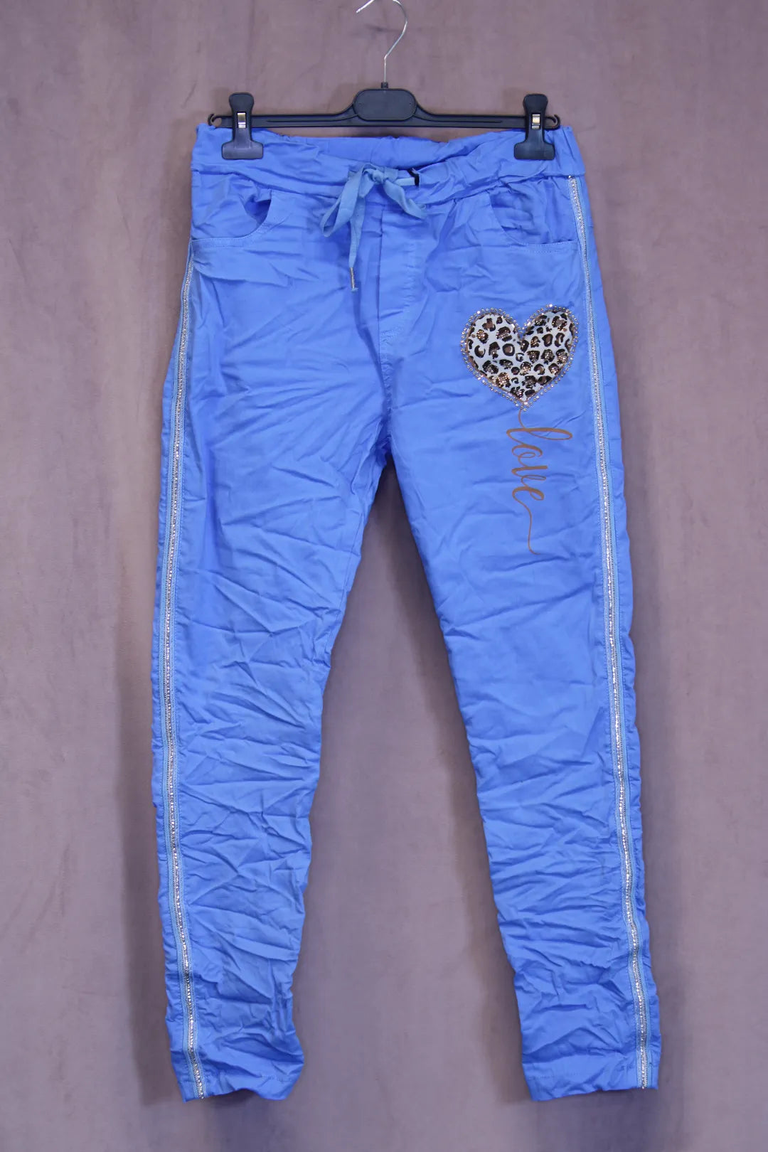 Housut leosydämellä Anneli