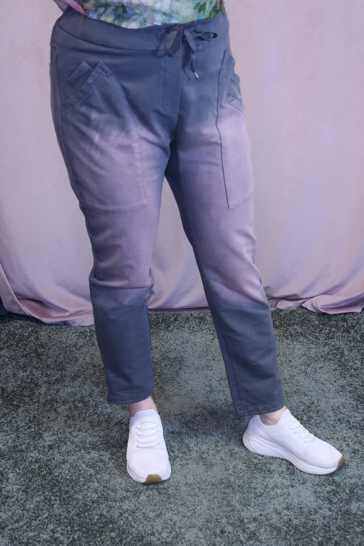 Collegehousut kulutuspesulla Noora