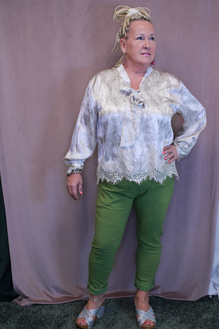 Perushousut  takataskuton 38-42 Tuija