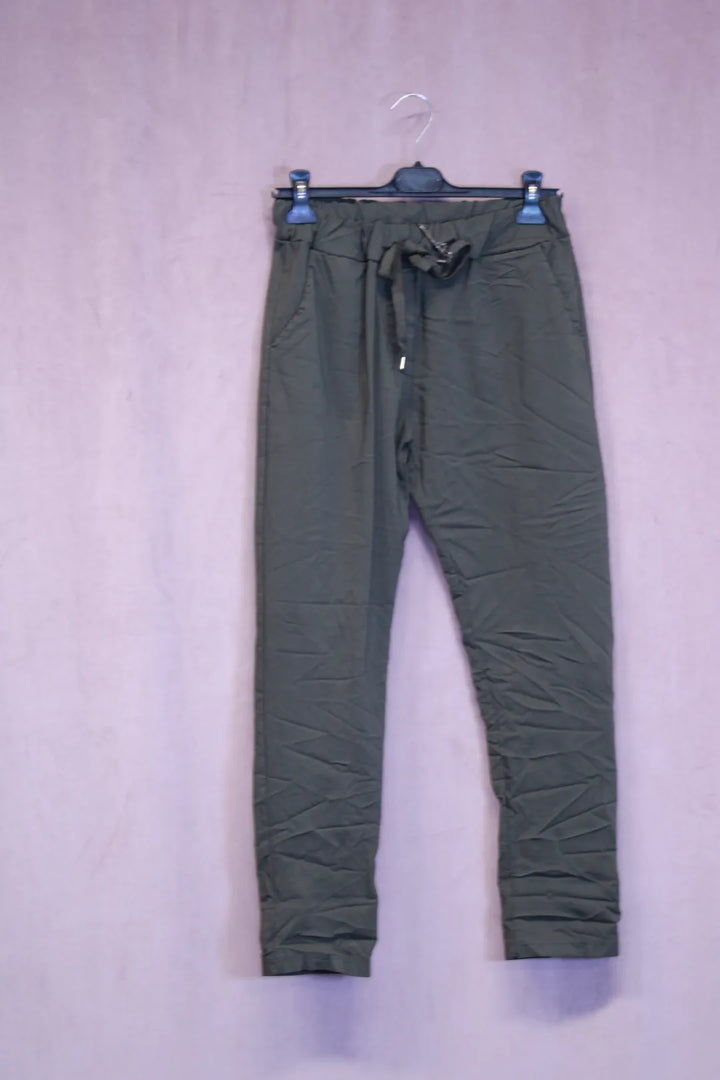 Perushousut  takataskuton 38-42 Tuija