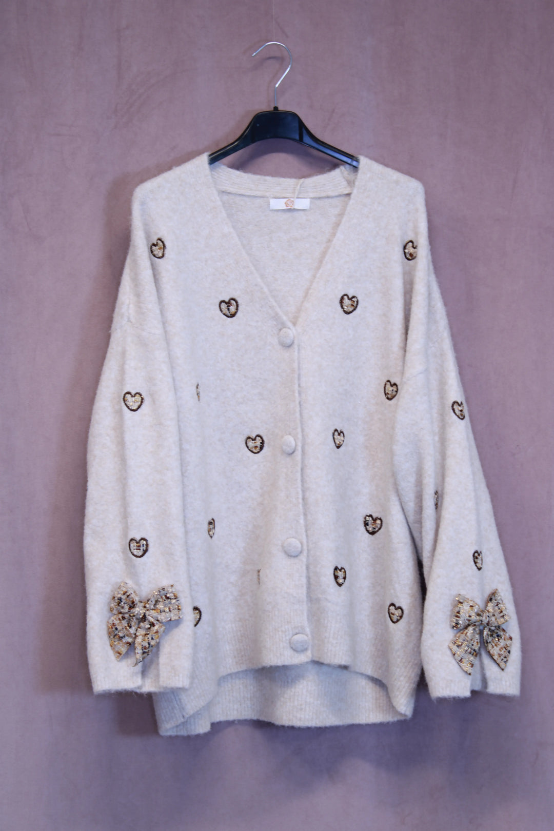 Neuletakki sydämillä Hellä