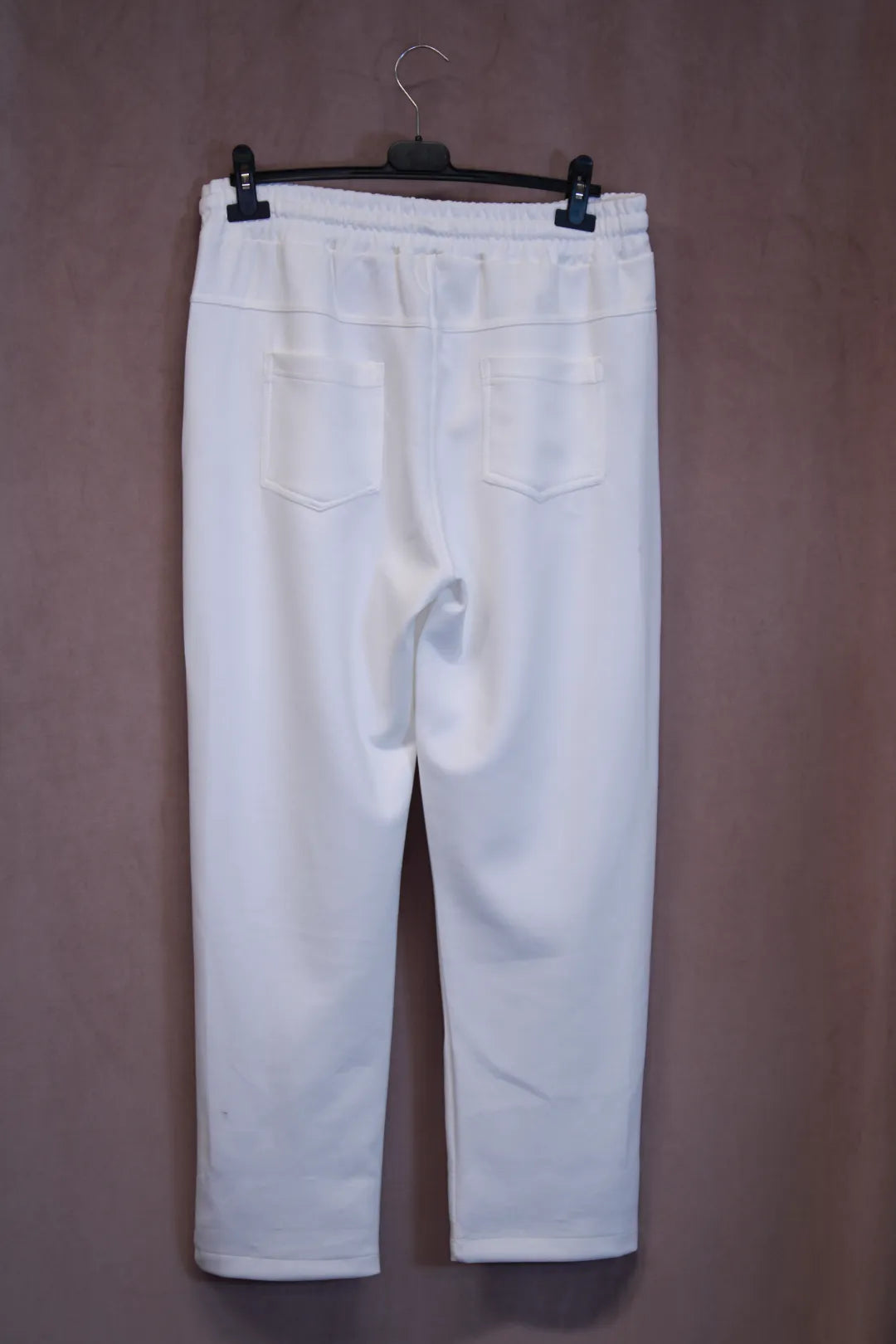 Collegehousut tähtikoristeilla Inka