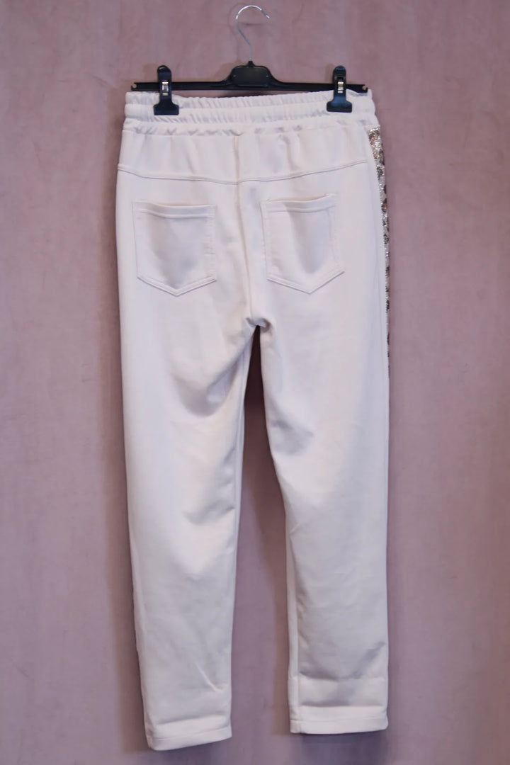 Collegehousut leonauhalla Iita