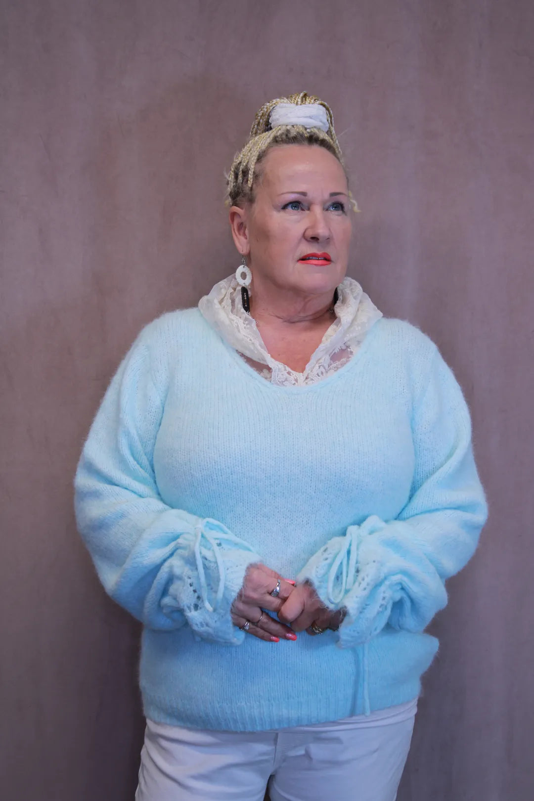 Neule pitsihupulla Laila