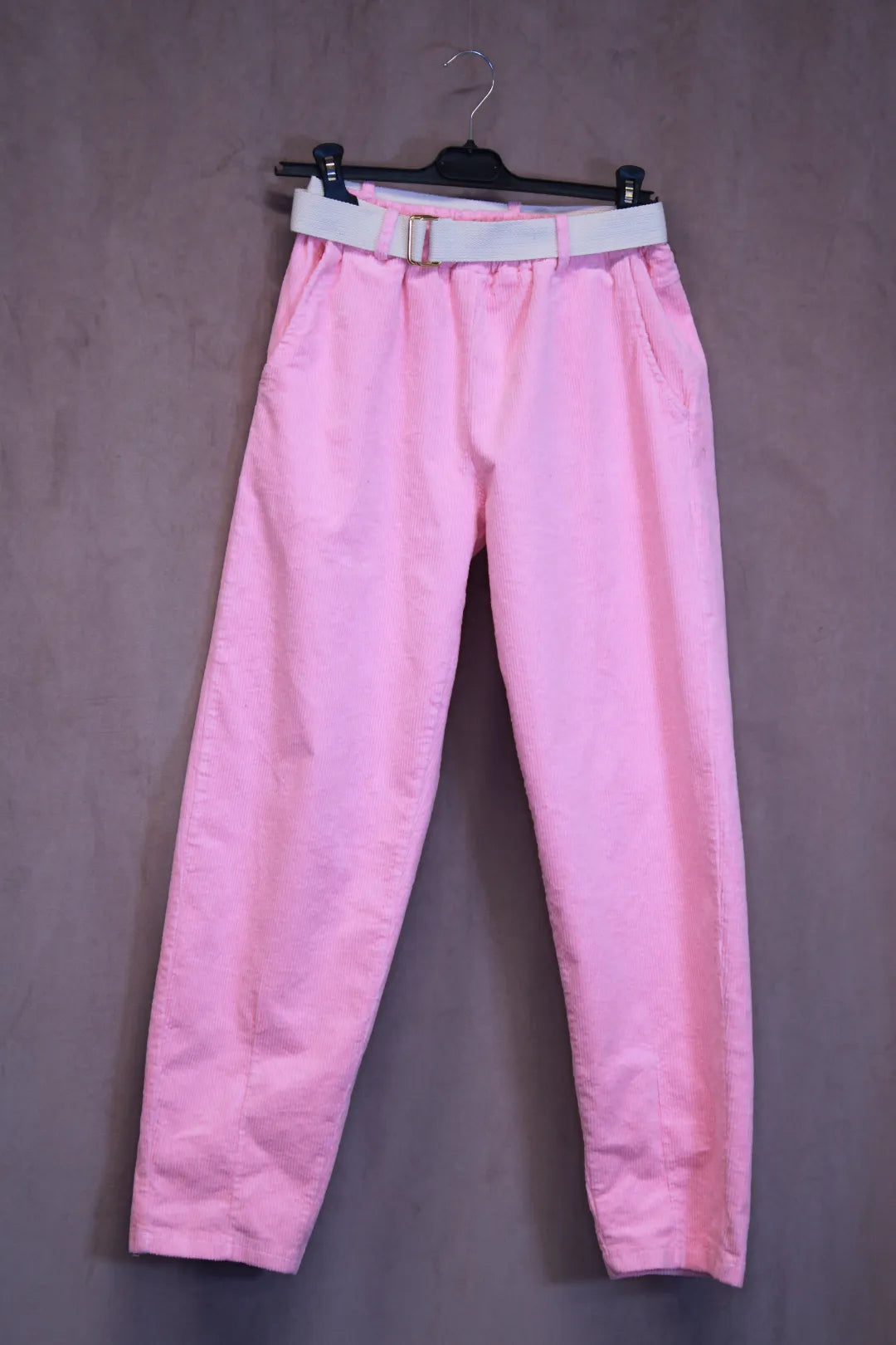 Vaaleanpunaiset vakosamettihousut Kati