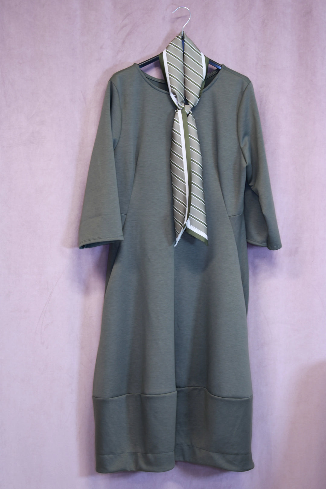 Mekko huivilla Sylvia