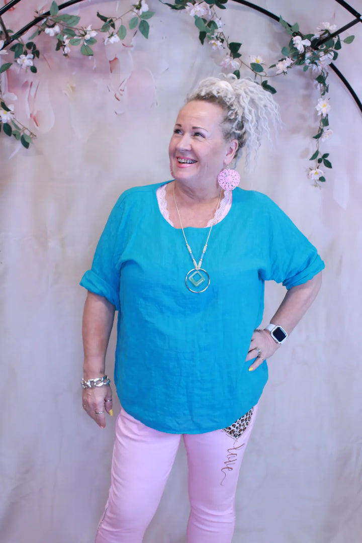 Peruspaita korulla Raili  XL