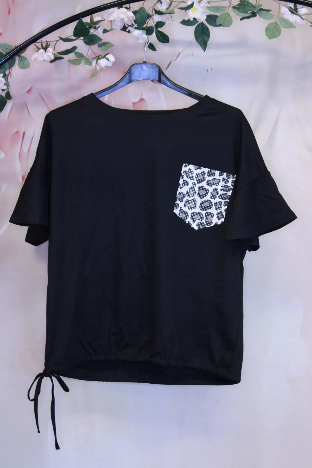 T-paita leokuvioinnilla  - Kreetta