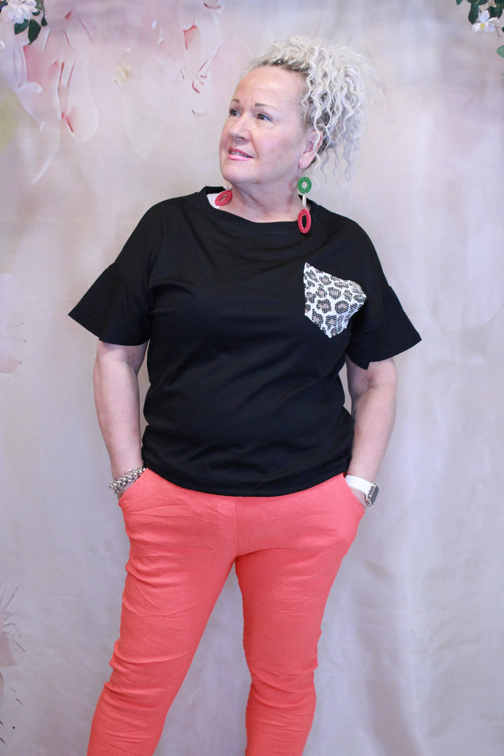 T-paita leokuvioinnilla  - Kreetta