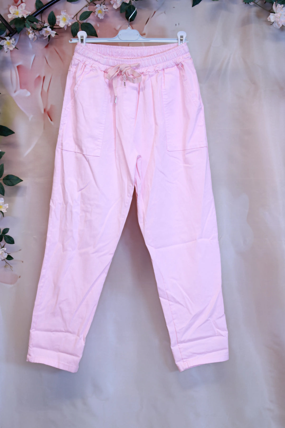 Rennot housut taskuilla - Lauha