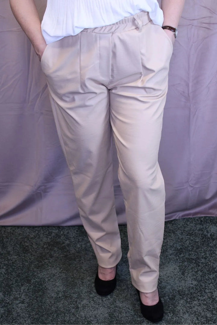 Coutatut housut kuminauhavyötäröllä