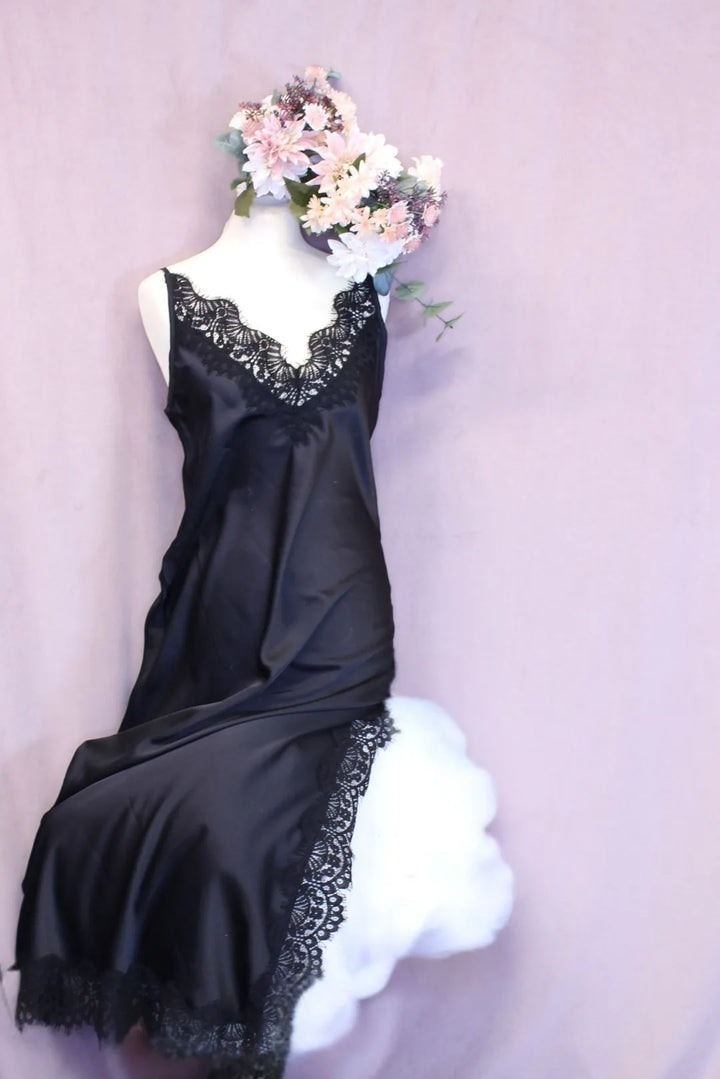 Pitkä pitsialusmekko Anniina