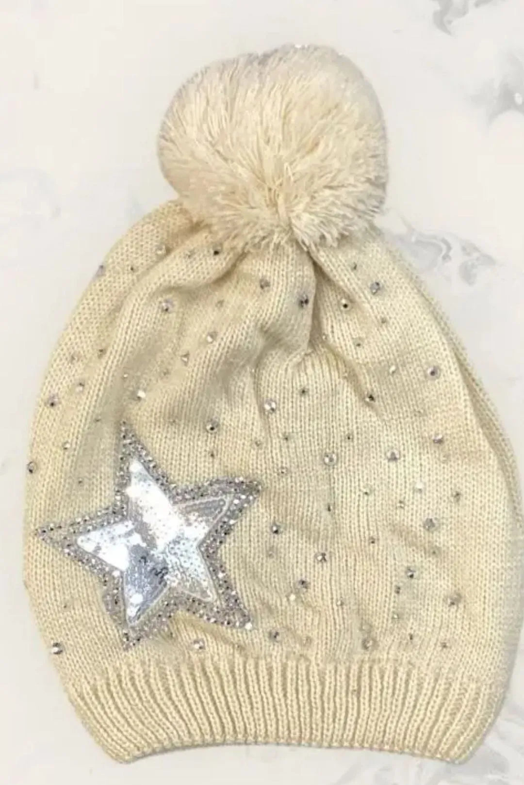 Tähtipipo tupsulla Nella