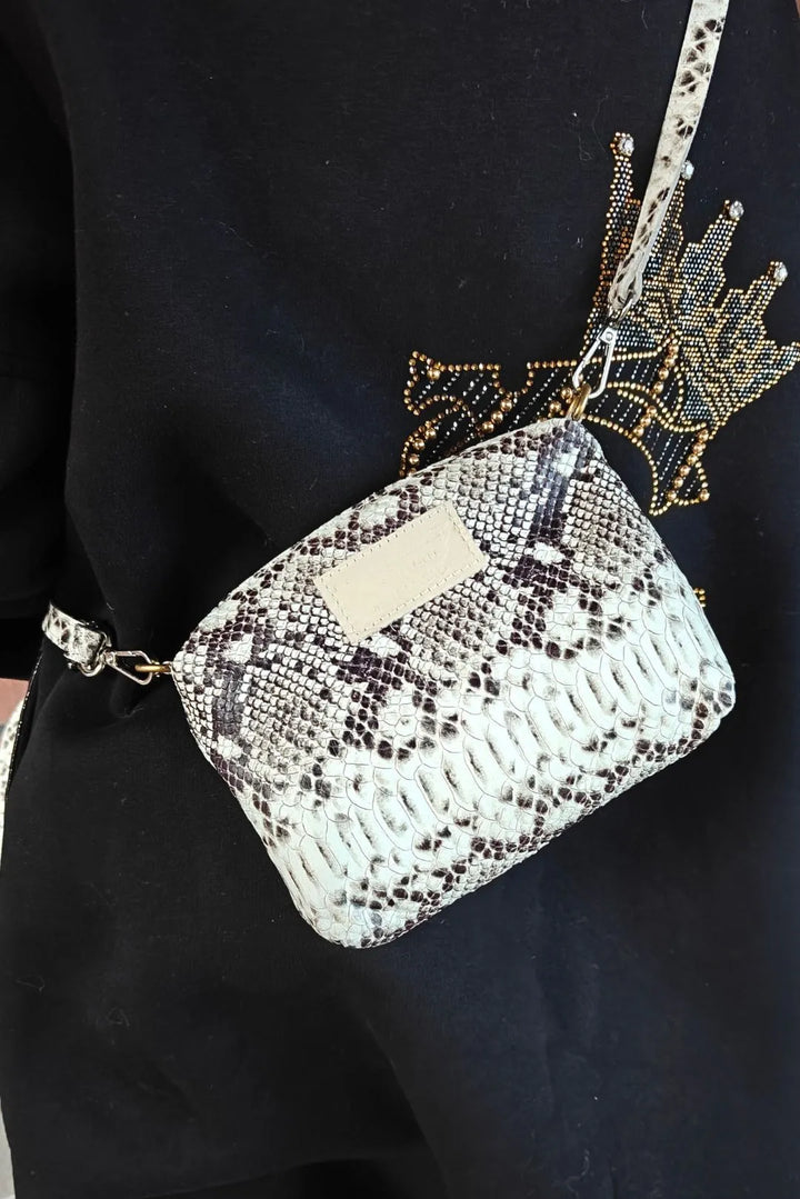 Nahkalaukku käärmekuosi / Malla