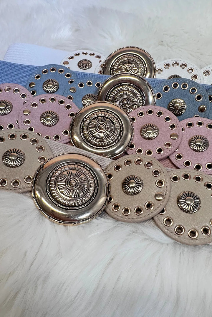 Koristevyö soljella