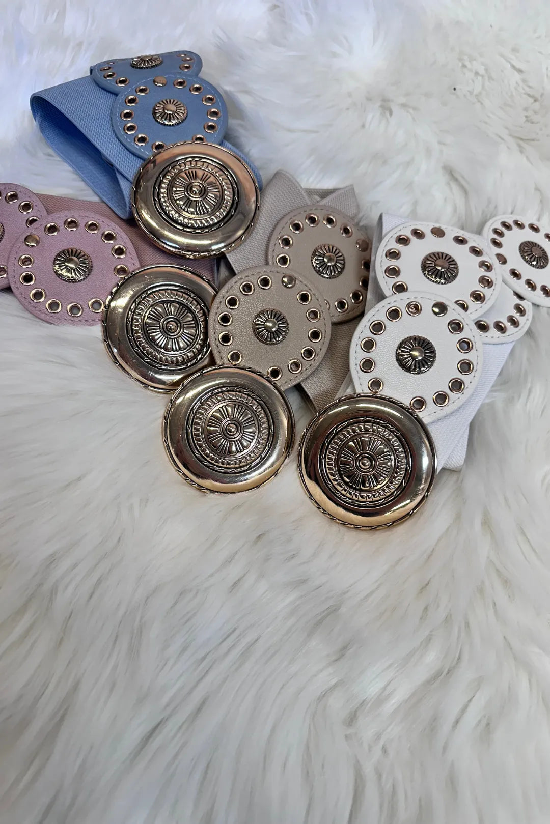 Koristevyö soljella