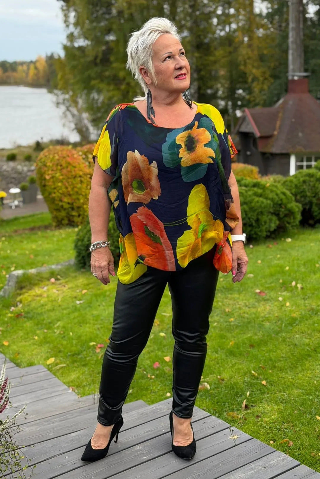 Silkkipaita kukkakuviolla Matleena