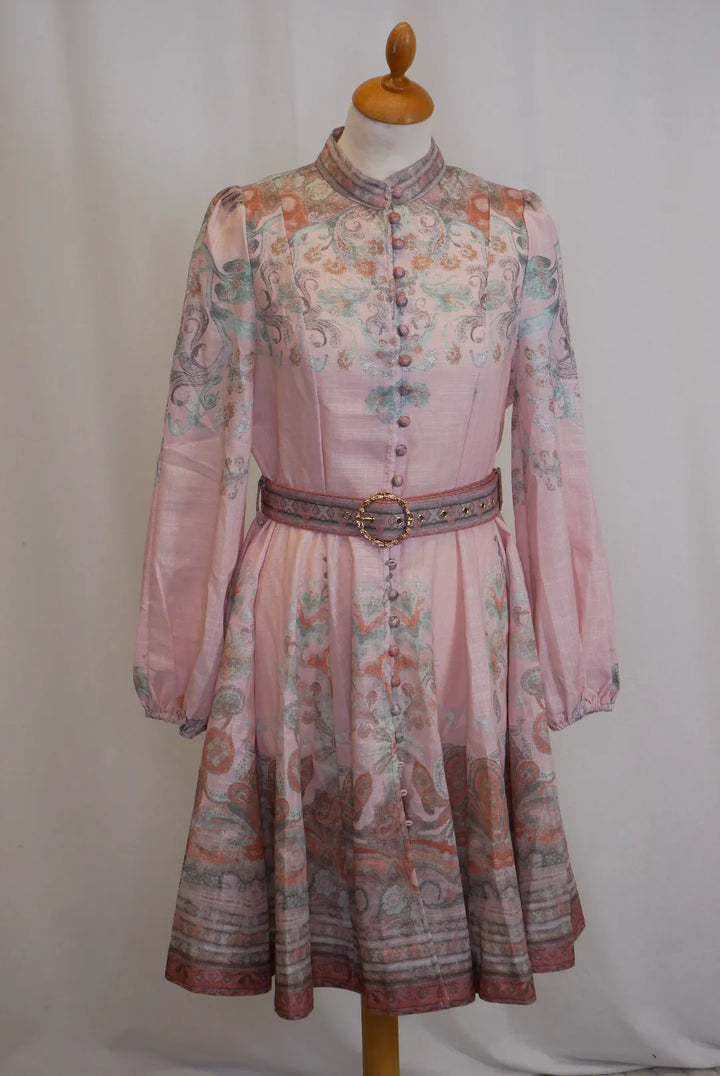 Pitkähihainen mekko